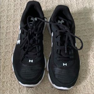 under armor tennis shoes